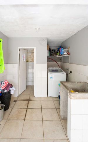 Casa à venda com 217m², 5 quartos e sem vagaÁrea de Serviço Casa 1