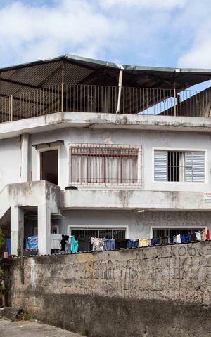 Casa à venda com 217m², 5 quartos e sem vagaFachada