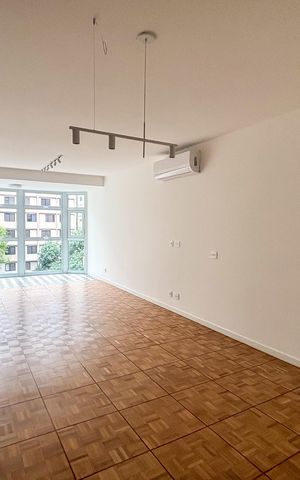Apartamento à venda com 141m², 3 quartos e 1 vaga Apartamento à venda com 141m², 3 quartos e 1 vagaSala