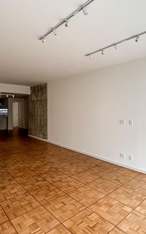 Apartamento à venda com 141m², 3 quartos e 1 vaga Apartamento à venda com 141m², 3 quartos e 1 vagaSala