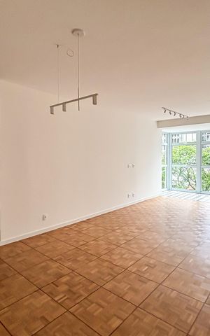 Apartamento à venda com 141m², 3 quartos e 1 vaga Apartamento à venda com 141m², 3 quartos e 1 vagaSala