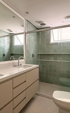 Apartamento à venda com 141m², 3 quartos e 1 vaga Apartamento à venda com 141m², 3 quartos e 1 vagaBanheiro da Suíte