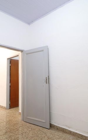 Casa para alugar com 60m², 2 quartos e 2 vagasQuarto 1