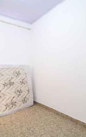 Casa para alugar com 60m², 2 quartos e 2 vagasQuarto 1