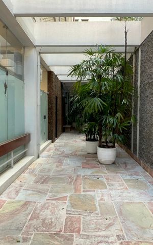 Apartamento à venda com 80m², 2 quartos e 1 vaga Apartamento à venda com 80m², 2 quartos e 1 vagaEntrada