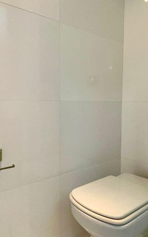 Apartamento à venda com 80m², 2 quartos e 1 vaga Apartamento à venda com 80m², 2 quartos e 1 vagaBanheiro da Suíte