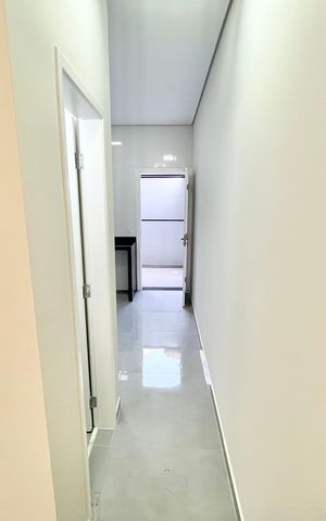 Casa à venda com 123m², 3 quartos e 2 vagas Casa à venda com 123m², 3 quartos e 2 vagasCorredor
