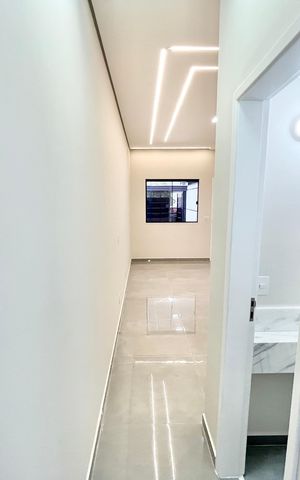 Casa à venda com 123m², 3 quartos e 2 vagas Casa à venda com 123m², 3 quartos e 2 vagasCorredor