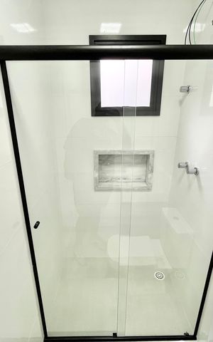 Casa à venda com 123m², 3 quartos e 2 vagas Casa à venda com 123m², 3 quartos e 2 vagasBanheiro da Suíte