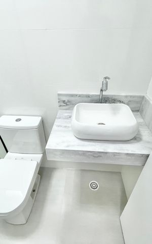 Casa à venda com 123m², 3 quartos e 2 vagas Casa à venda com 123m², 3 quartos e 2 vagasBanheiro