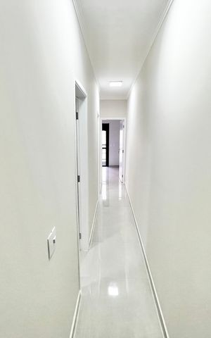 Casa à venda com 123m², 3 quartos e 2 vagas Casa à venda com 123m², 3 quartos e 2 vagasCorredor
