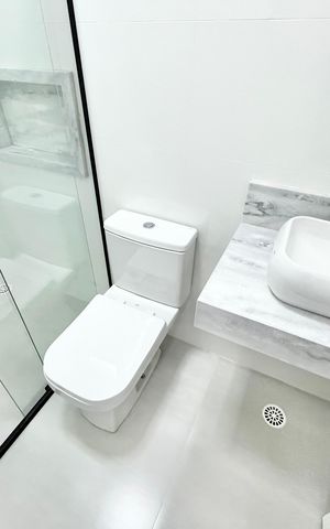 Casa à venda com 123m², 3 quartos e 2 vagas Casa à venda com 123m², 3 quartos e 2 vagasBanheiro