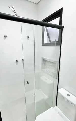 Casa à venda com 123m², 3 quartos e 2 vagas Casa à venda com 123m², 3 quartos e 2 vagasBanheiro
