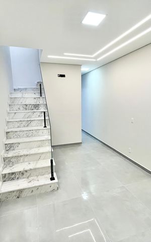 Casa à venda com 123m², 3 quartos e 2 vagas Casa à venda com 123m², 3 quartos e 2 vagasSala