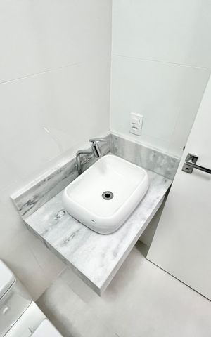Casa à venda com 123m², 3 quartos e 2 vagas Casa à venda com 123m², 3 quartos e 2 vagasBanheiro