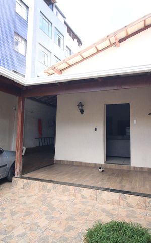 Casa à venda com 240m², 2 quartos e 2 vagasQuintal