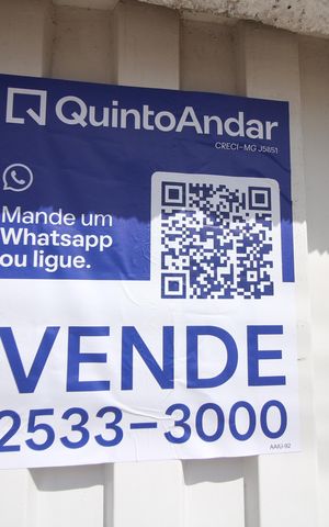 Casa à venda com 240m², 2 quartos e 2 vagasPlaquinha Instalada 01/05/2026 AAIU-92