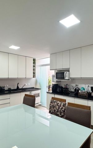 Casa à venda com 115m², 2 quartos e 2 vagas Casa à venda com 115m², 2 quartos e 2 vagasCozinha