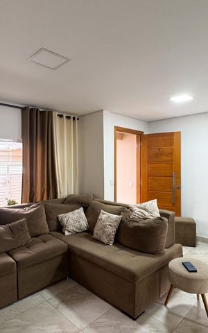 Casa à venda com 115m², 2 quartos e 2 vagas Casa à venda com 115m², 2 quartos e 2 vagasSala