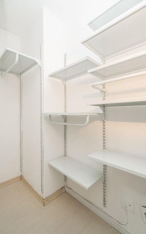 Apartamento à venda com 70m², 2 quartos e 1 vaga Apartamento à venda com 70m², 2 quartos e 1 vagacloset