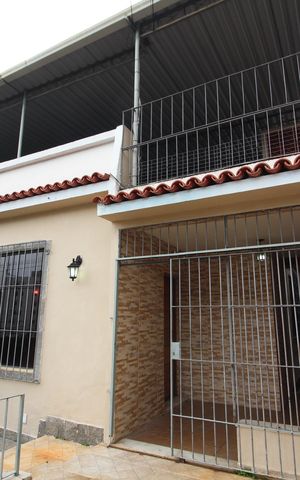 Casa à venda com 251m², 3 quartos e sem vagaFrente
