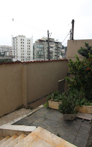 Casa à venda com 251m², 3 quartos e sem vagaFrente