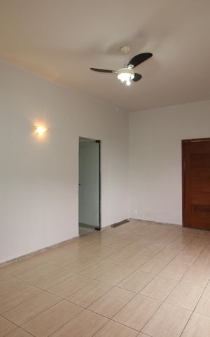 Casa à venda com 251m², 3 quartos e sem vagaSala