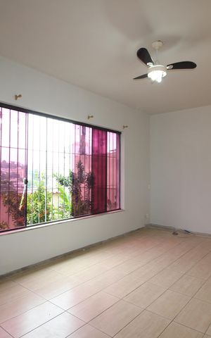 Casa à venda com 251m², 3 quartos e sem vagaSala