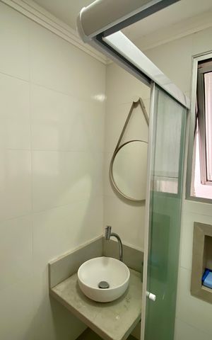 Apartamento à venda com 55m², 2 quartos e 1 vaga Apartamento à venda com 55m², 2 quartos e 1 vagaBanheiro