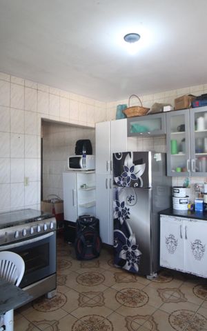 Casa à venda com 220m², 4 quartos e 2 vagasCozinha