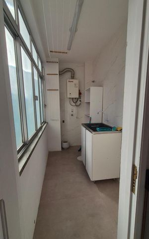Apartamento à venda com 228m², 3 quartos e 2 vagas Apartamento à venda com 228m², 3 quartos e 2 vagasÁrea de serviço