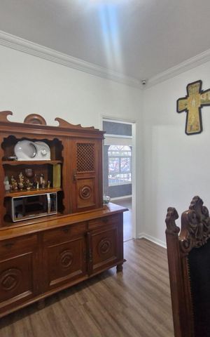 Casa à venda com 256m², 3 quartos e 4 vagas