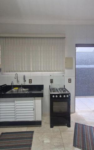 Casa à venda com 256m², 3 quartos e 4 vagas