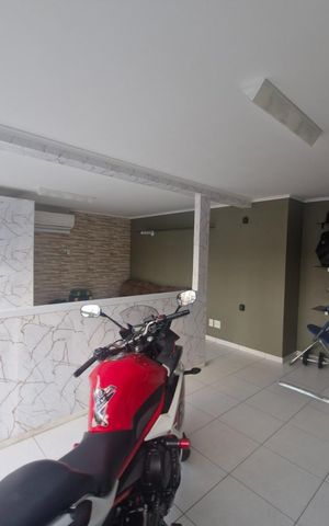 Casa à venda com 256m², 3 quartos e 4 vagas
