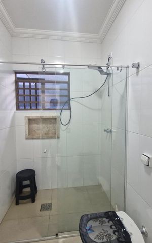 Casa à venda com 256m², 3 quartos e 4 vagas