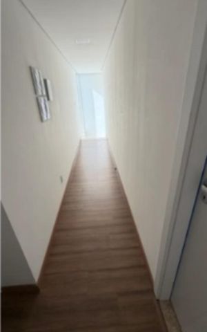 Casa de condomínio à venda com 50m², 3 quartos e 2 vagas Casa de condomínio à venda com 50m², 3 quartos e 2 vagasCorredor
