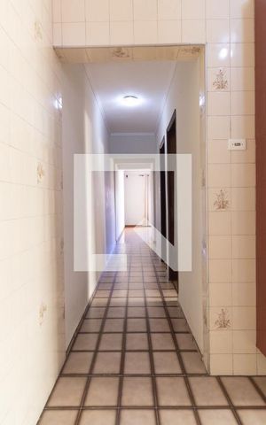 Casa à venda com 1000m², 3 quartos e 8 vagas Casa à venda com 1000m², 3 quartos e 8 vagascorredor
