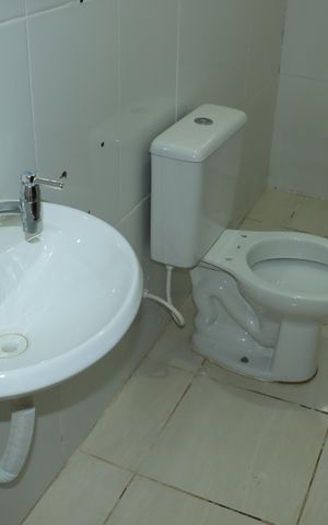 Casa de condomínio para alugar com 77m², 3 quartos e 2 vagasBanheiro