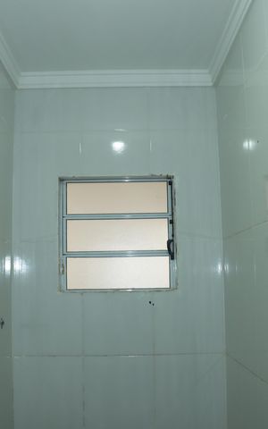 Casa de condomínio para alugar com 77m², 3 quartos e 2 vagasBanheiro