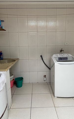 Casa à venda com 178m², 3 quartos e 4 vagas Casa à venda com 178m², 3 quartos e 4 vagasQuintal - Area de Serviço