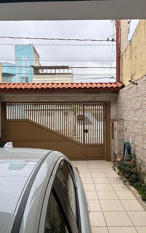 Casa à venda com 178m², 3 quartos e 4 vagas Casa à venda com 178m², 3 quartos e 4 vagasGaragem
