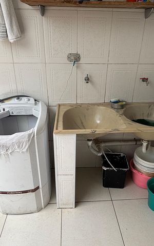 Casa à venda com 178m², 3 quartos e 4 vagas Casa à venda com 178m², 3 quartos e 4 vagasQuintal - Area de Serviço