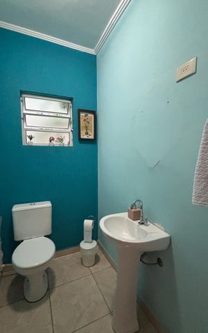 Casa à venda com 178m², 3 quartos e 4 vagas Casa à venda com 178m², 3 quartos e 4 vagasLavabo
