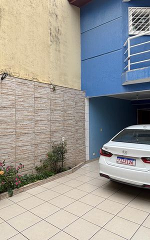 Casa à venda com 178m², 3 quartos e 4 vagas Casa à venda com 178m², 3 quartos e 4 vagasGaragem