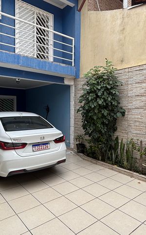 Casa à venda com 178m², 3 quartos e 4 vagas Casa à venda com 178m², 3 quartos e 4 vagasGaragem