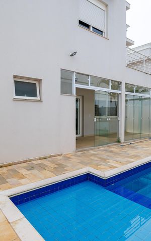 Casa de condomínio para alugar com 302m², 4 quartos e 4 vagas Casa de condomínio para alugar com 302m², 4 quartos e 4 vagasÁrea comum