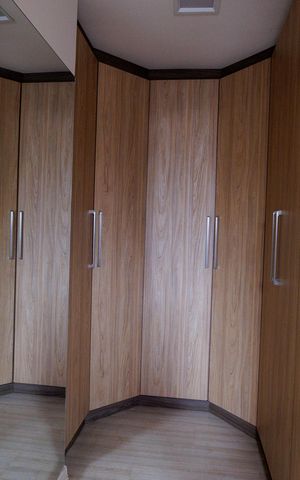 Casa de condomínio para alugar com 302m², 4 quartos e 4 vagas Casa de condomínio para alugar com 302m², 4 quartos e 4 vagasCloset da Suíte