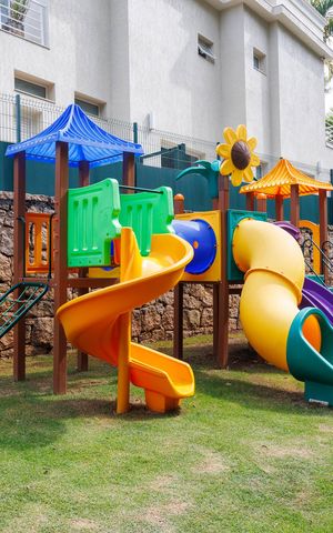 Casa de condomínio para alugar com 302m², 4 quartos e 4 vagas Casa de condomínio para alugar com 302m², 4 quartos e 4 vagasÁrea comum