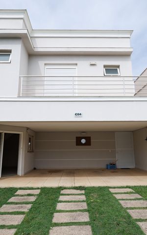 Casa de condomínio para alugar com 302m², 4 quartos e 4 vagas Casa de condomínio para alugar com 302m², 4 quartos e 4 vagasFachada
