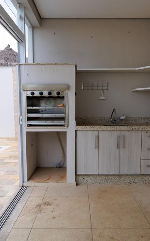 Casa de condomínio para alugar com 302m², 4 quartos e 4 vagas Casa de condomínio para alugar com 302m², 4 quartos e 4 vagasÁrea comum